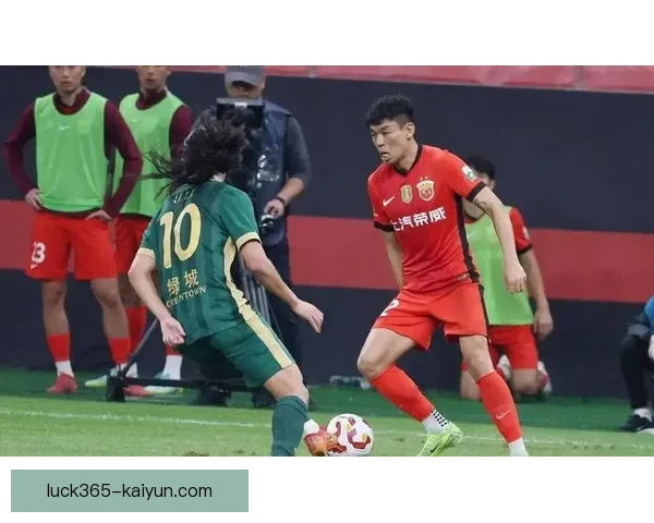 东亚杯即将开启，球迷氛围备受期待，助力球队勇夺佳绩