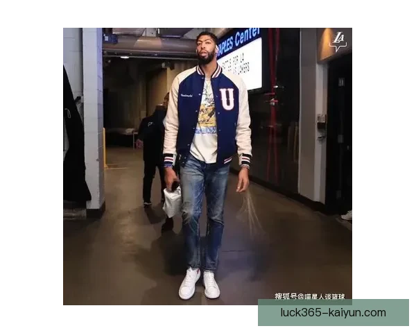 戴维斯无球跑动状态回暖，持续提升球队进攻效率