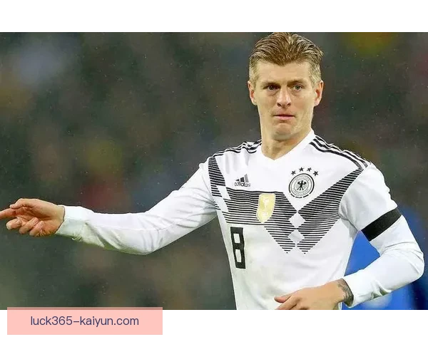 克罗斯传球能力持续提升，表现稳健为球队贡献关键助攻