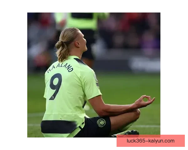 哈兰德进球后空翻庆祝动作引发关注